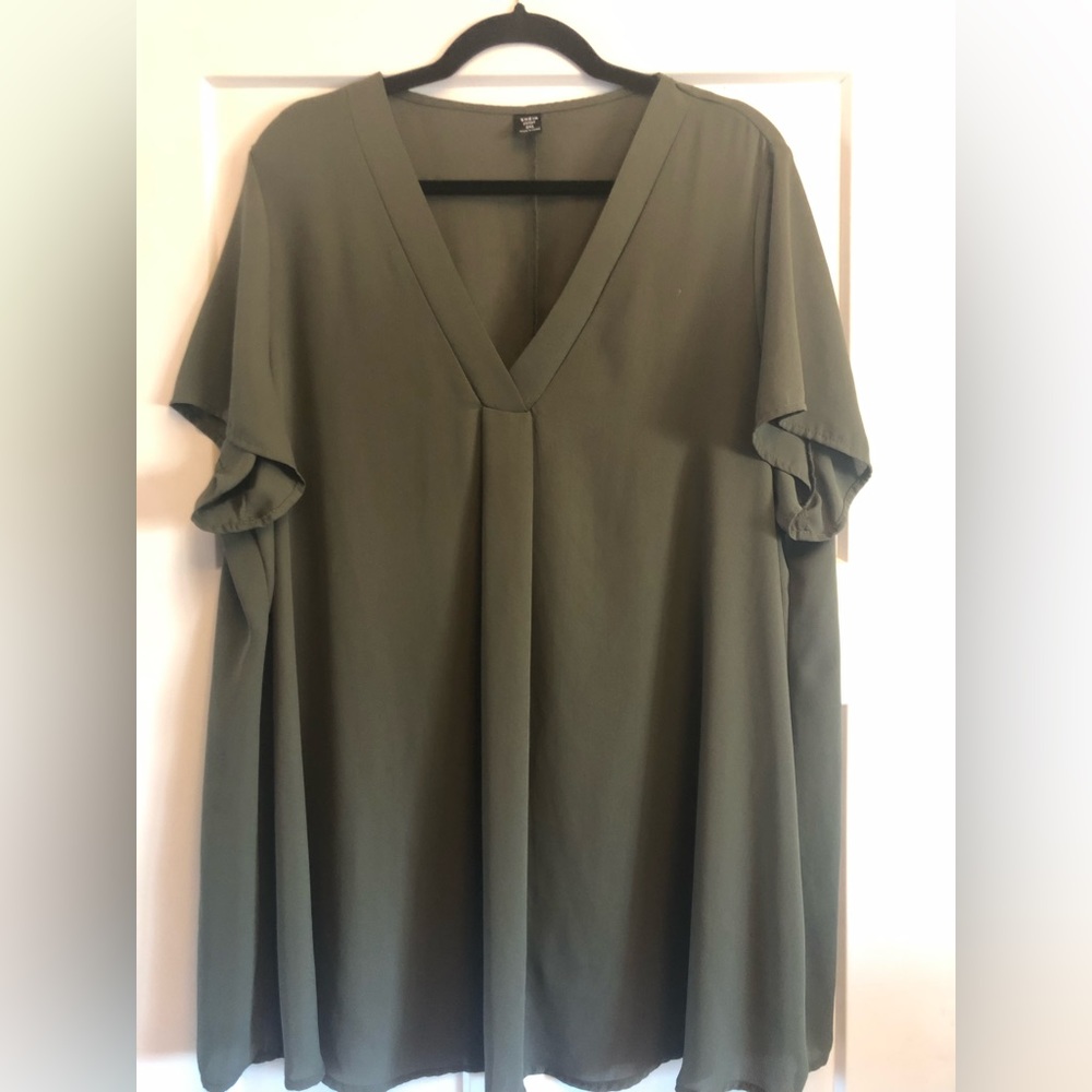 SHEIN Hunter Green Top